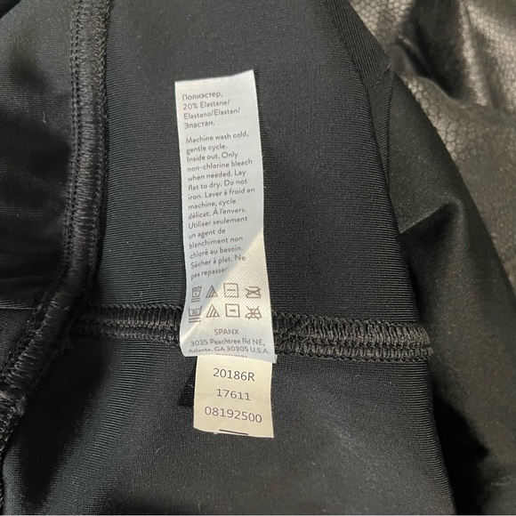 Spanx faux leather matte snake black leggings - Picture 10 of 11